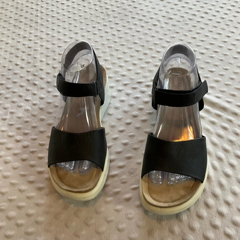 ECCO Corksphere Sandal Womens 8-8.5 Black Leather Wedge Platform‎ Ankle Strap